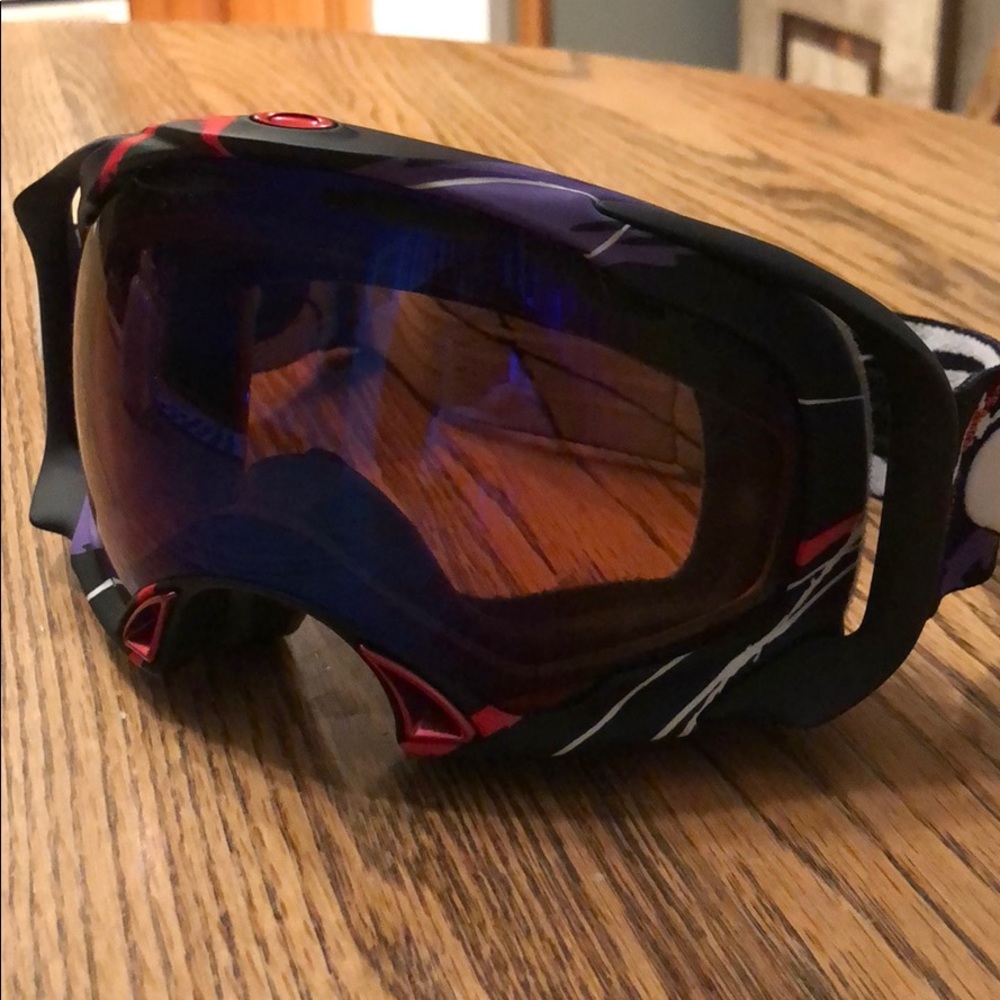 Women’s Oakley airbrake goggles